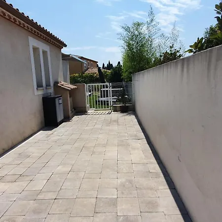 بيت ضيافة Independante Avec Terrasse Et Jardin Privatif 3*